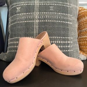 Dusty rose pink suede Madewell wooden Mules Clogs size 8